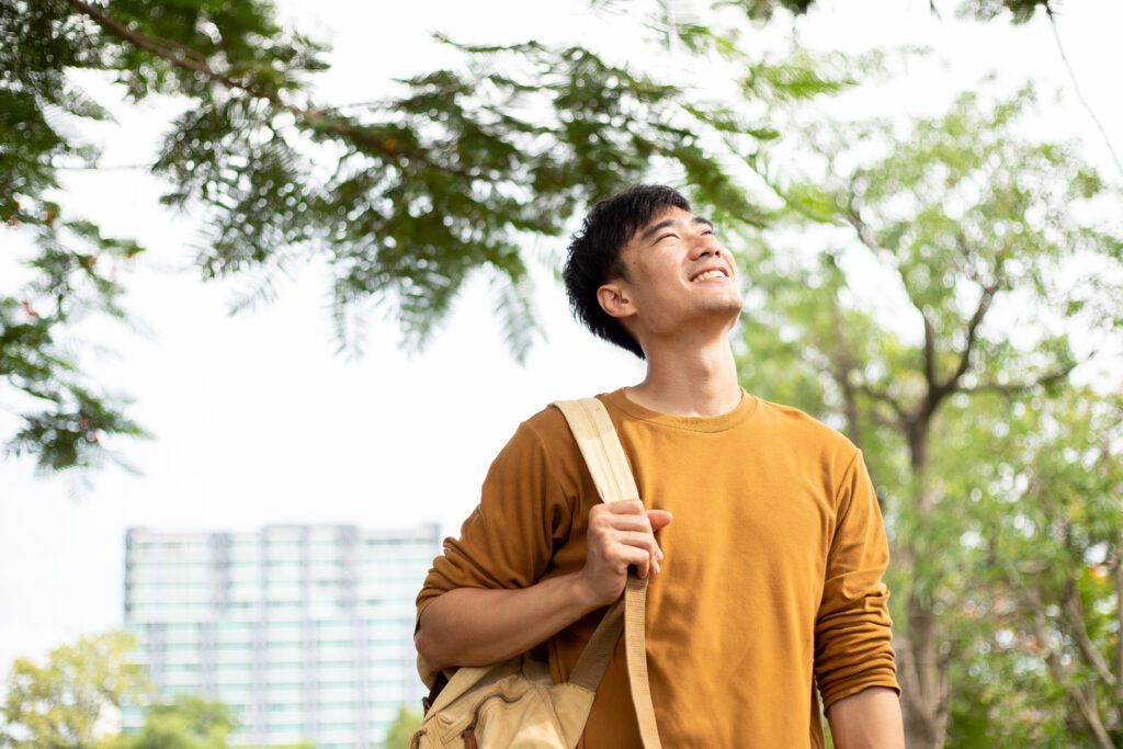 uni student going to school